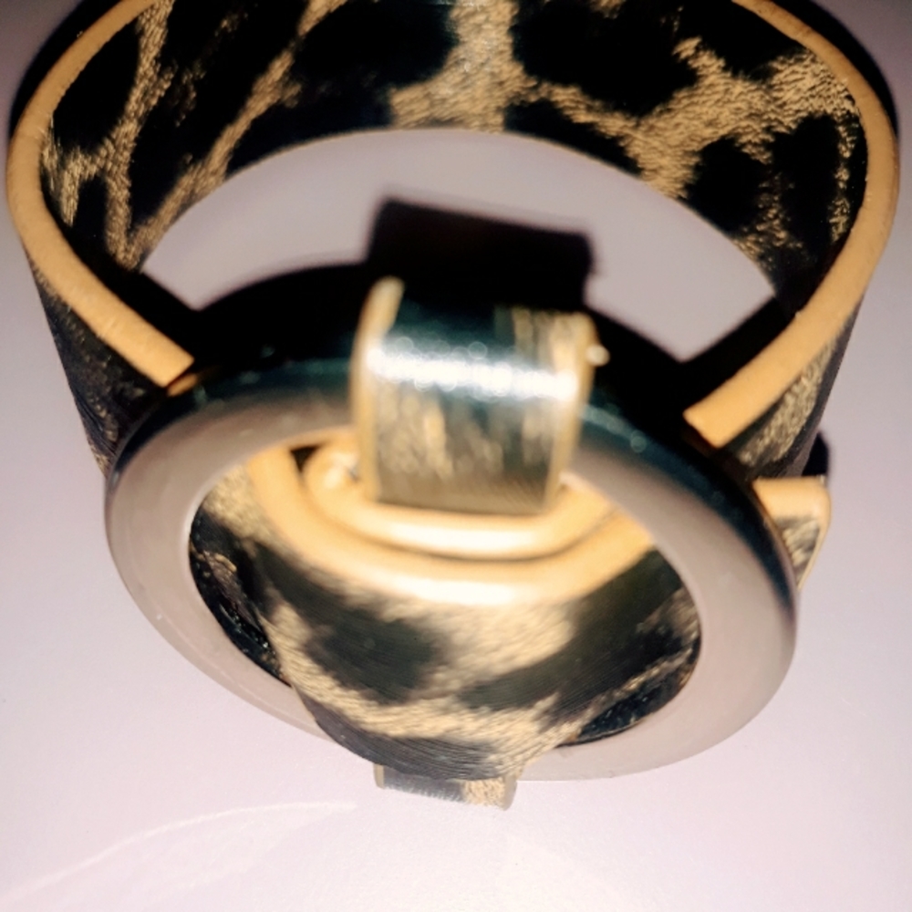 LEAPARD LEATHER BRACELET WITH A BIG BUCKLE PERFECT CONDITION